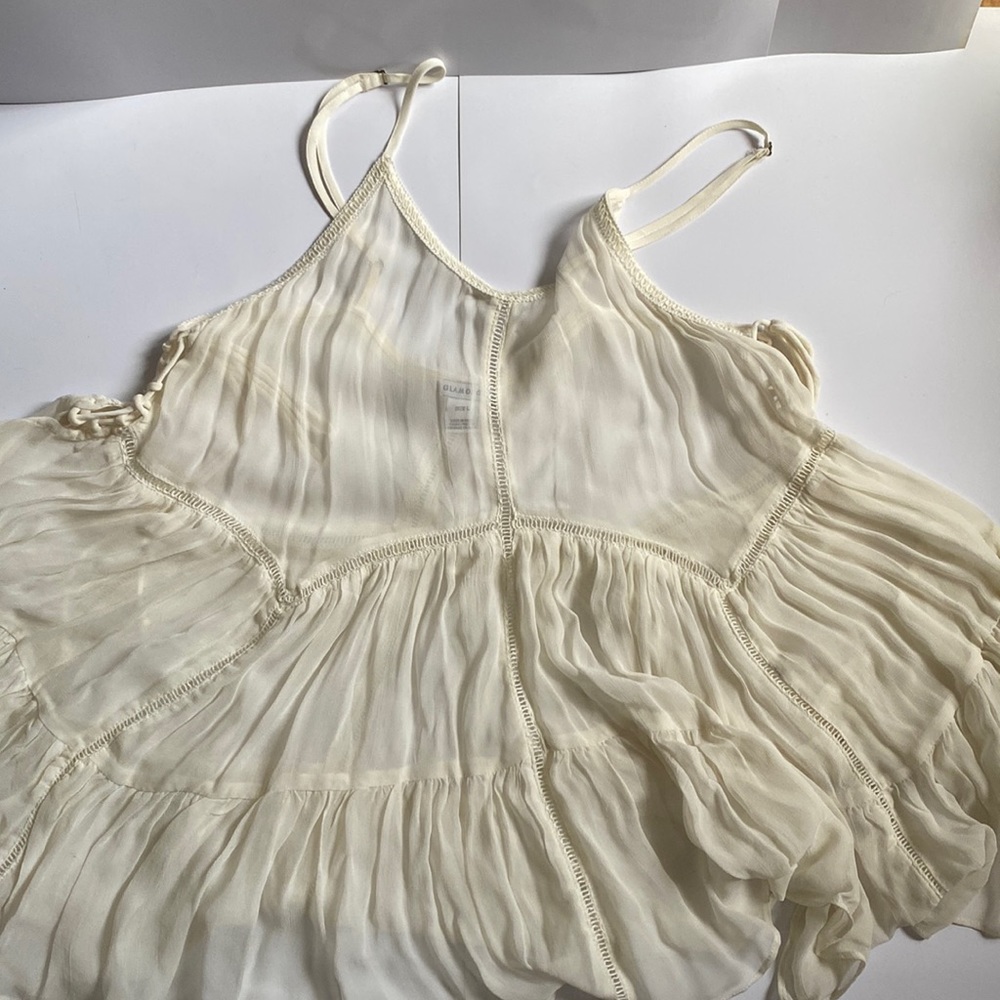 Women Tank size large. Never worn.